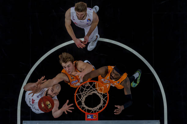 港赢得了良 港赢得了良